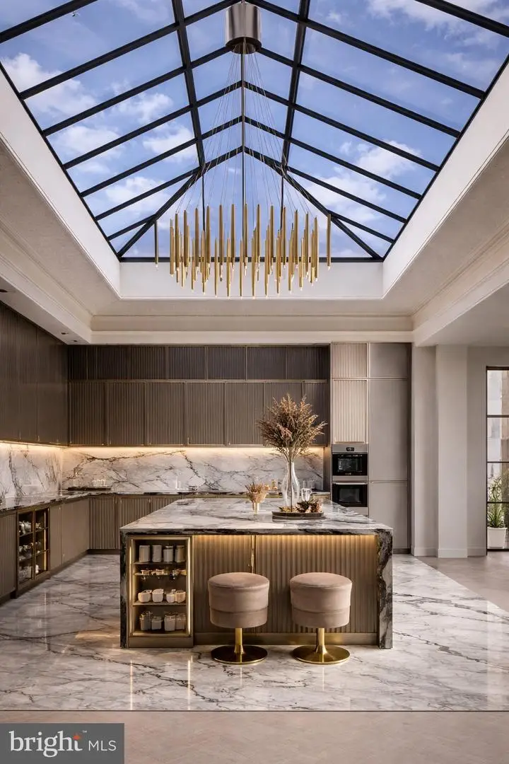 9933 Bentcross Dr, Potomac, MD 20854 - #3