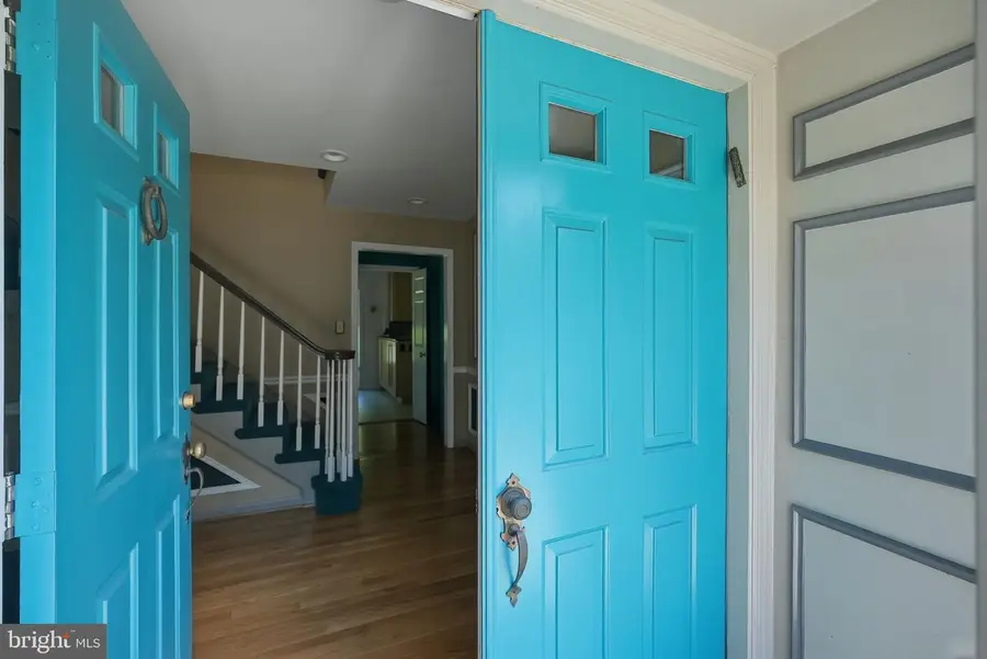 7556 Pepperell Dr, Bethesda, MD 20817 - #2