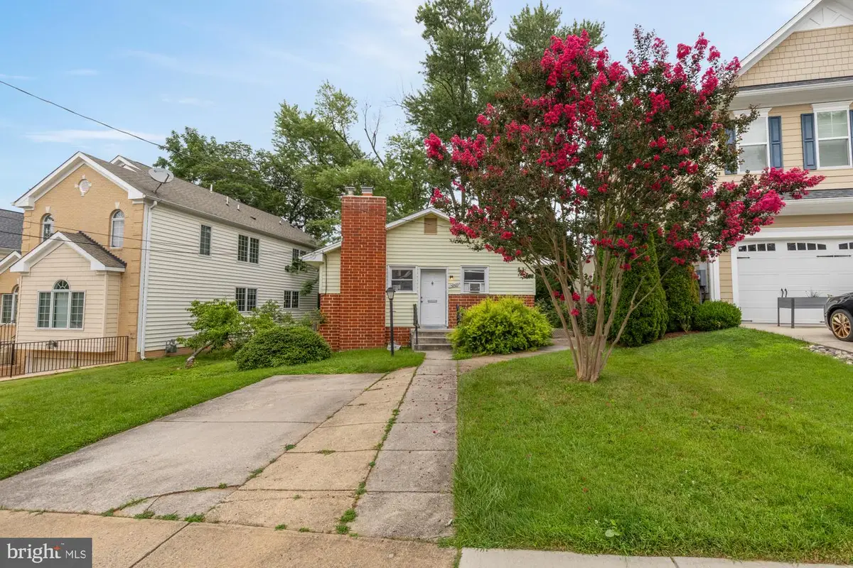 10107 Dickens Ave, Bethesda, MD 20814 - #1