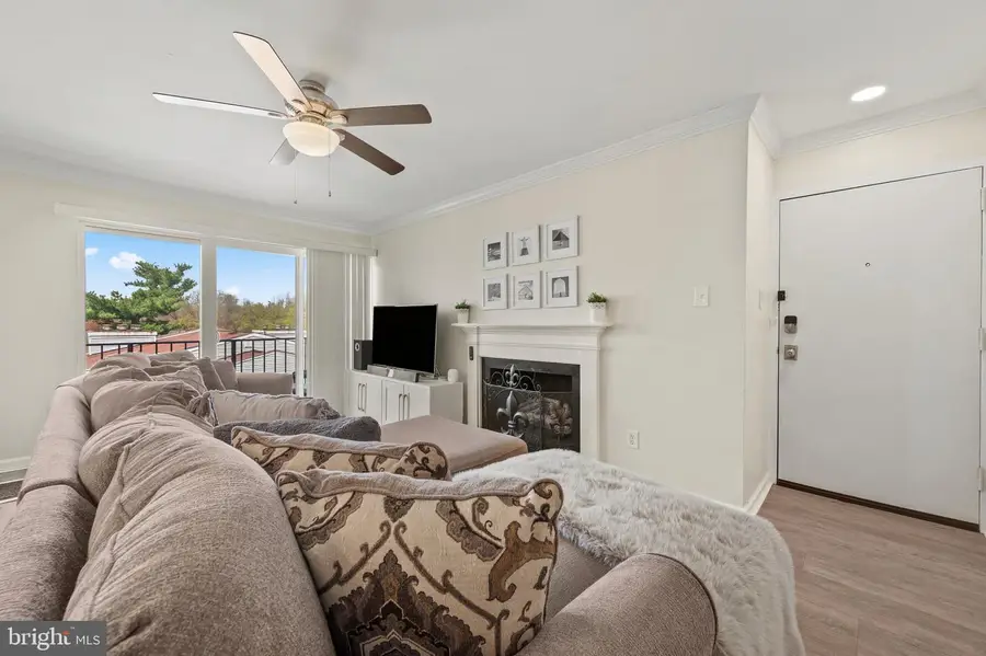 112 Duvall Ln #302, Gaithersburg, MD 20877 - #3