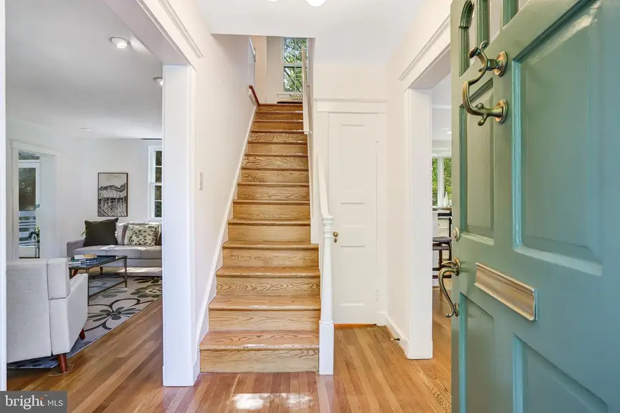 4224 Oakridge Ln, Chevy Chase, MD 20815 - #2