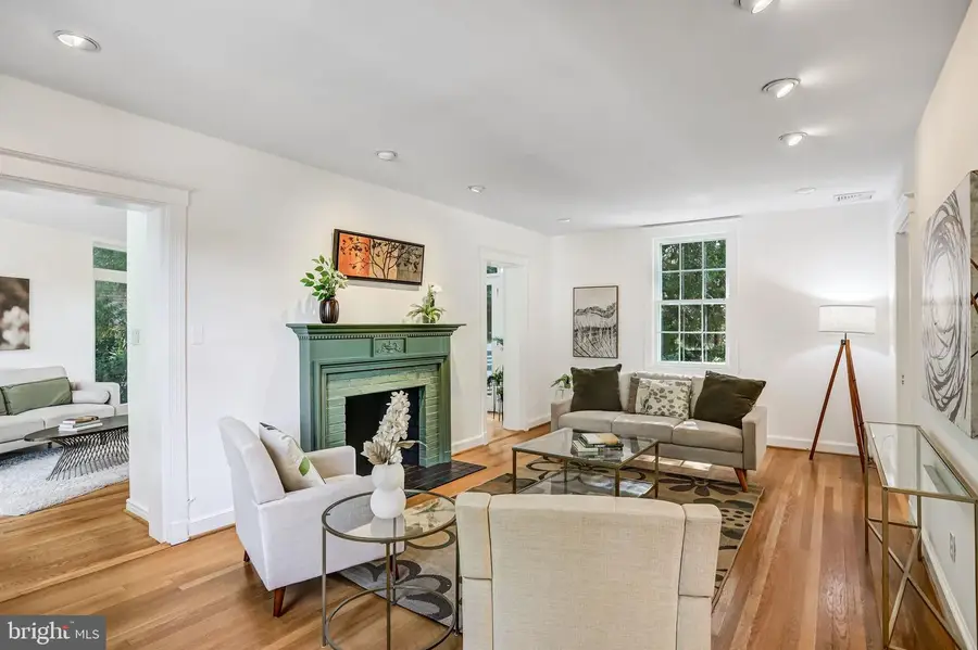 4224 Oakridge Ln, Chevy Chase, MD 20815 - #3