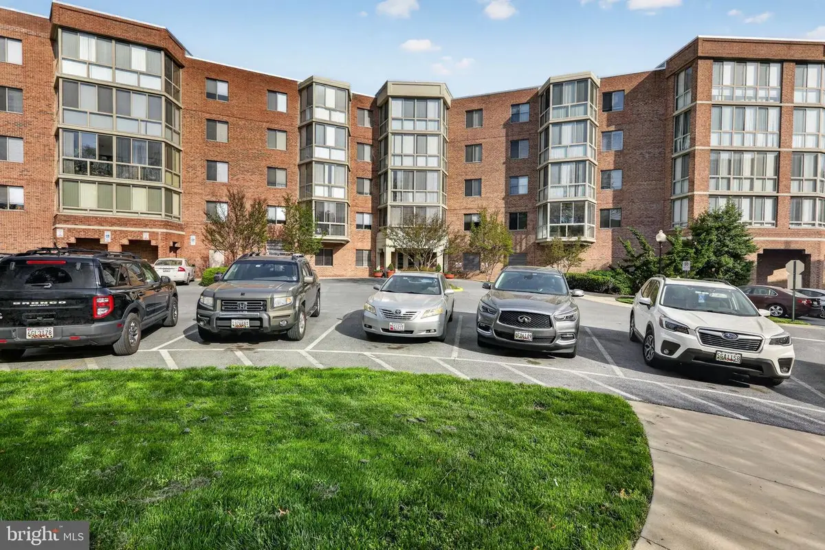 2904 N Leisure World Blvd #207, Silver Spring, MD 20906 - #1