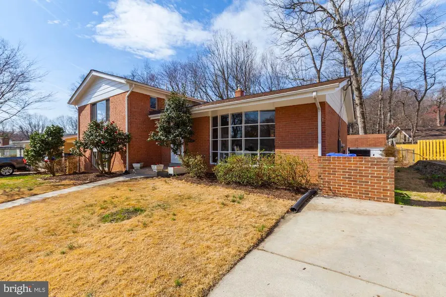 6400 Redwing Rd, Bethesda, MD 20817 - #3