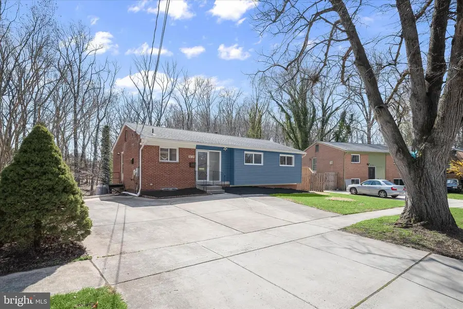 9720 Hedin Dr, Silver Spring, MD 20903 - #2