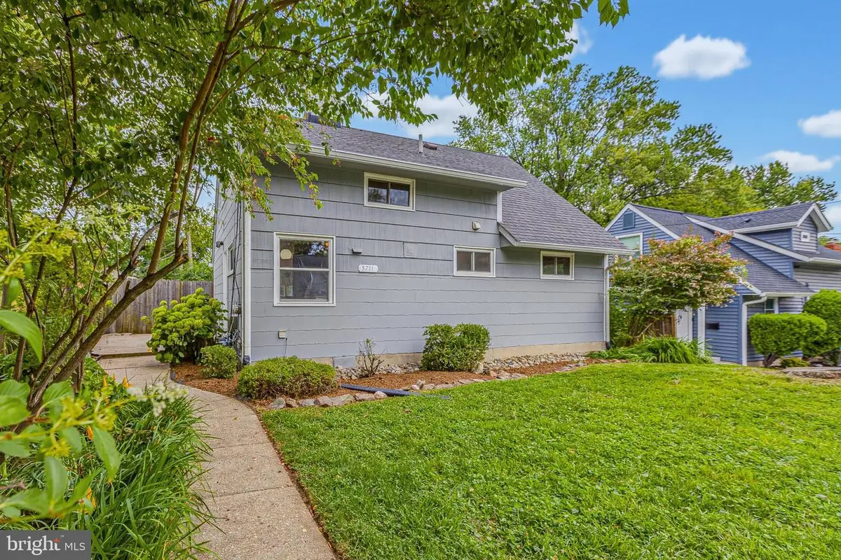 5711 Ridgway Ave, Rockville, MD 20851 - #1