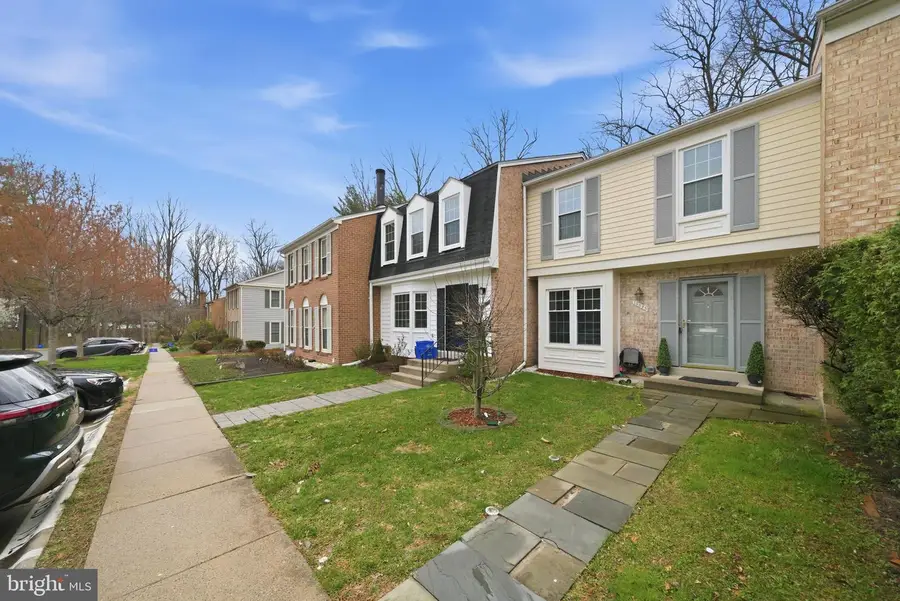 10025 Maple Leaf Dr, Gaithersburg, MD 20886 - #2