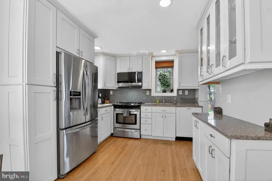 8306 Queen Annes Dr, Silver Spring, MD 20910 - #3