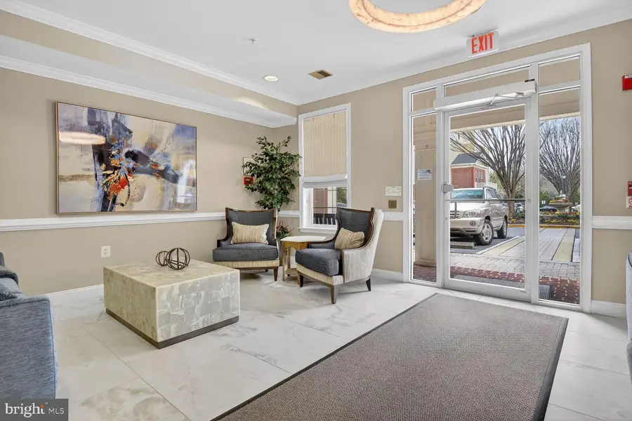 9405 Blackwell Rd #214, Rockville, MD 20850 - #2