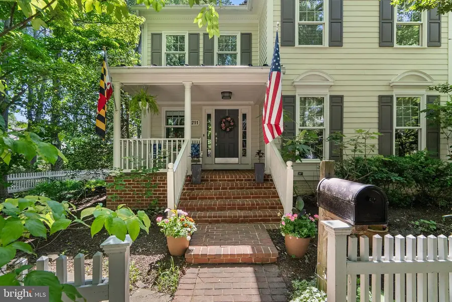 211 Holmard St, Gaithersburg, MD 20878 - #3