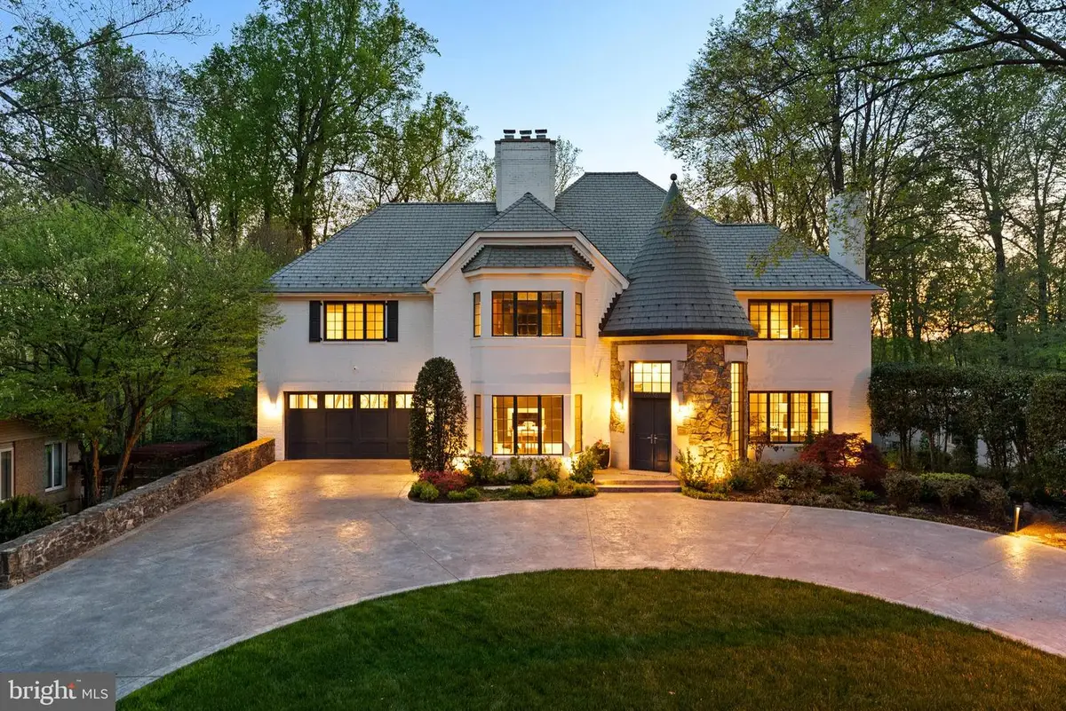 6936 Carmichael Ave, Bethesda, MD 20817 - #1