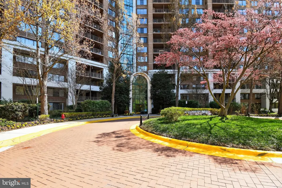 10101 Grosvenor Pl #701, Rockville, MD 20852 - #1