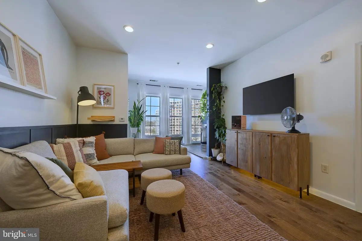 8045 Newell St #514, Silver Spring, MD 20910 - #1