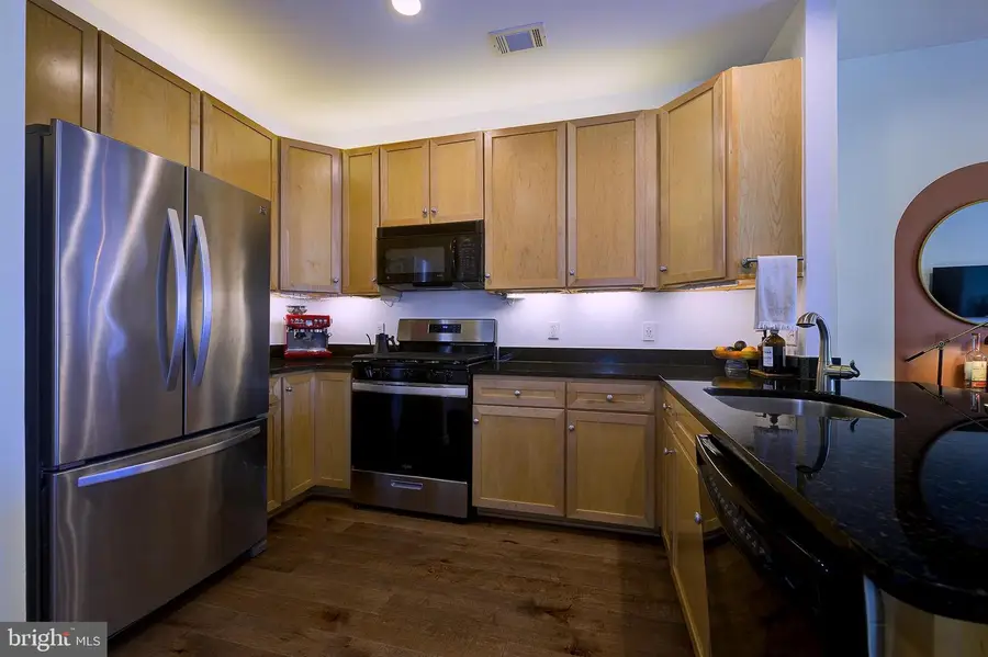 8045 Newell St #514, Silver Spring, MD 20910 - #3