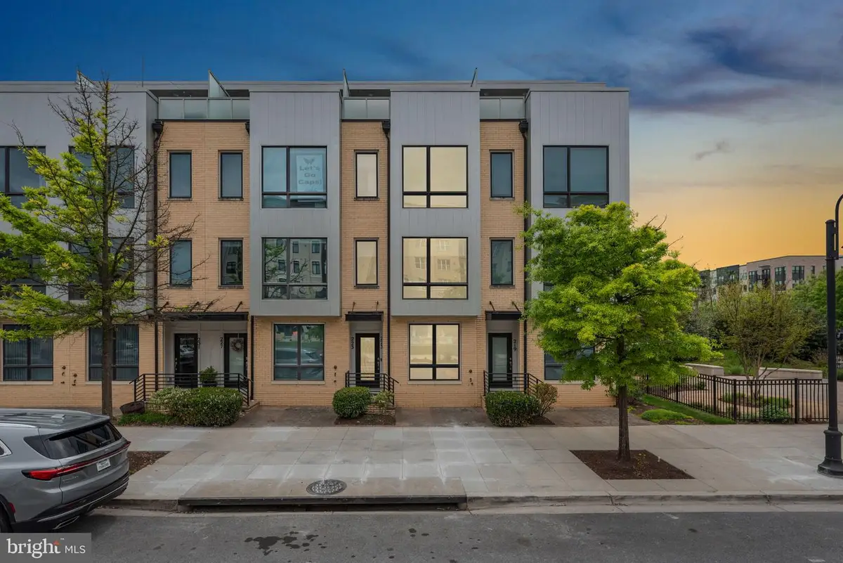 223 Crown Park Ave, Gaithersburg, MD 20878 - #1