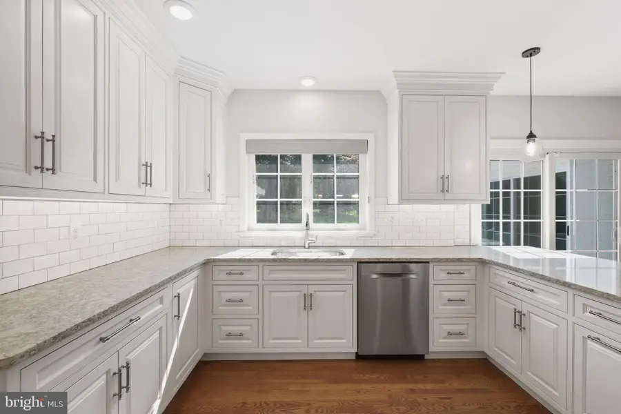 11005 Luxmanor Rd, North Bethesda, MD 20852 - #3