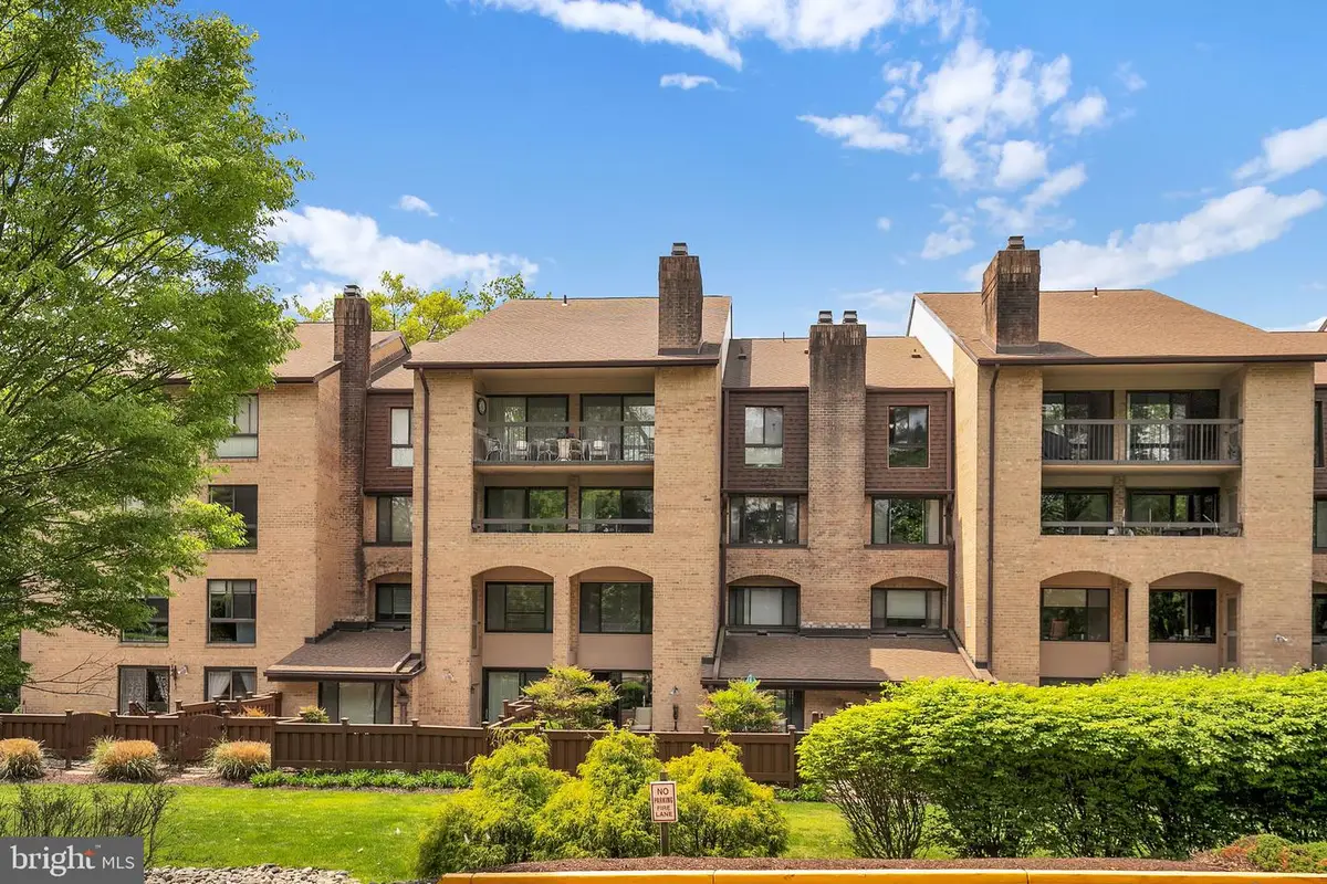 11420 Strand Dr #r-105, Rockville, MD 20852 - #1