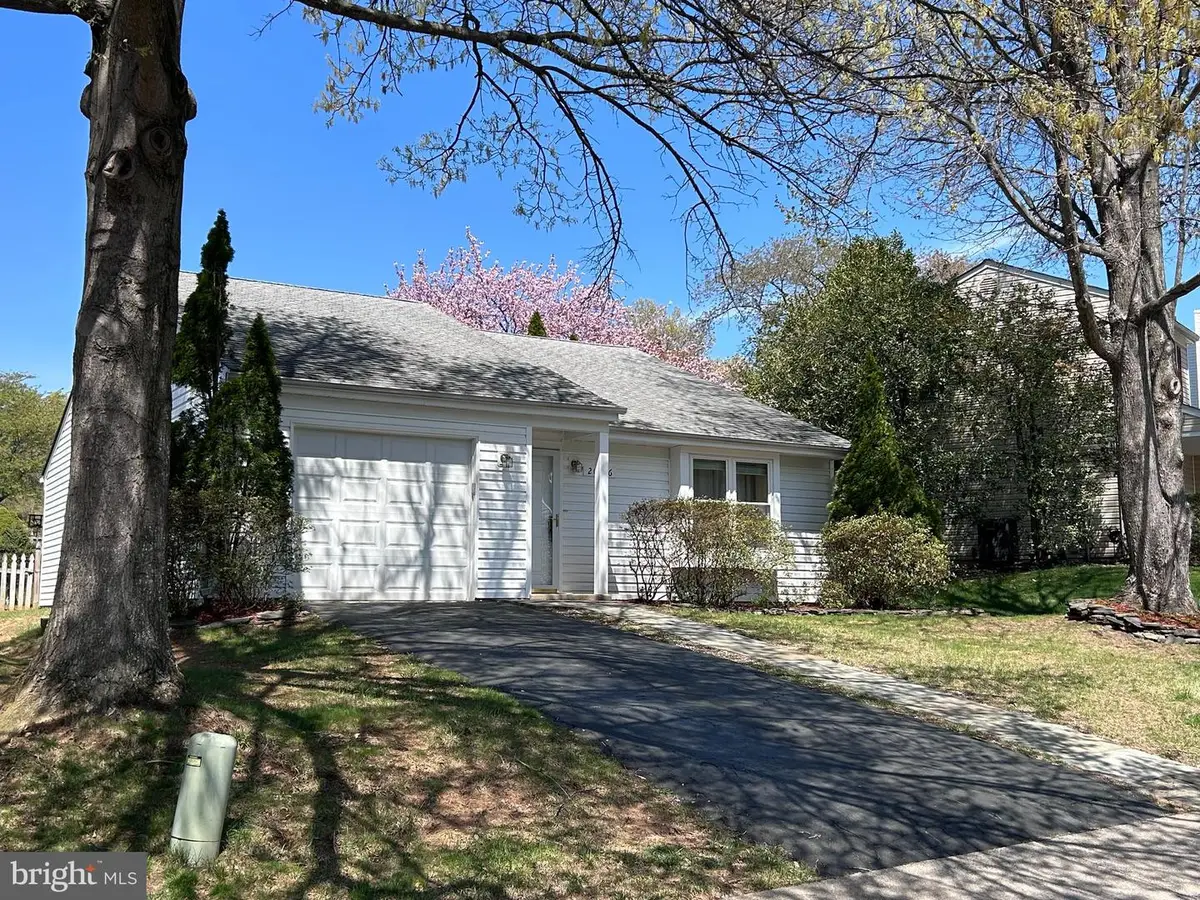 20536 Neerwinder St, Germantown, MD 20874 - #1