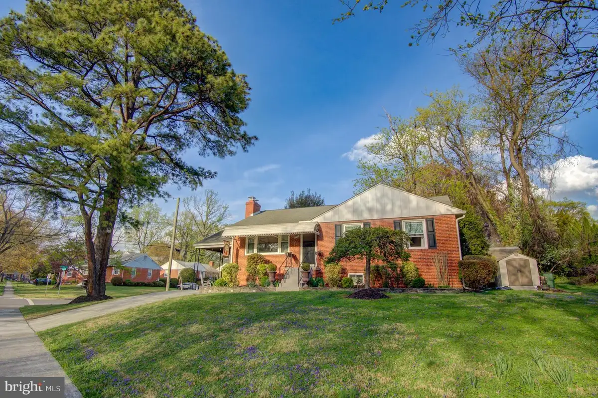 10501 Glenhaven Dr, Silver Spring, MD 20902 - #1