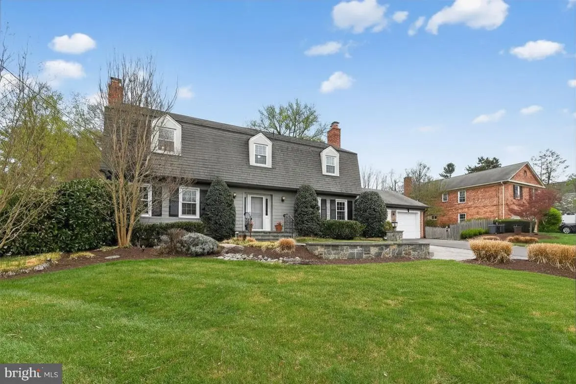 9325 Renshaw Dr, Bethesda, MD 20817 - #1