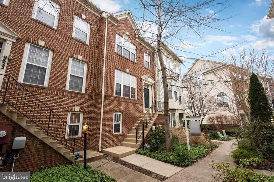 9621 Athens Pl, Gaithersburg, MD 20878 - #3
