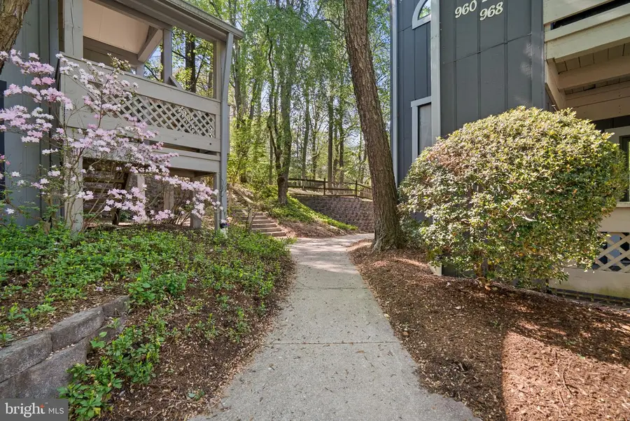 964 Windbrooke Dr #964, Gaithersburg, MD 20879 - #2