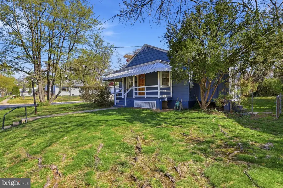 1400 Coral Sea Dr, Rockville, MD 20851 - #2