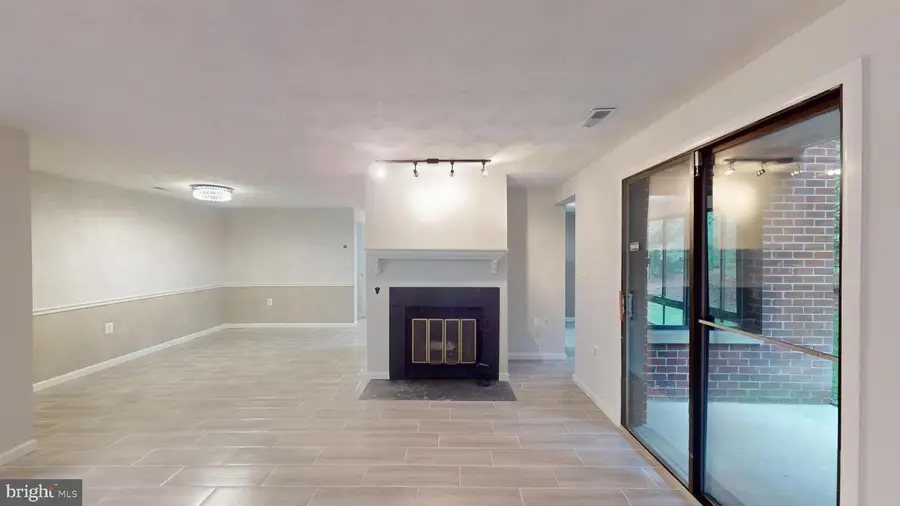 18204 Swiss Cir #3-102, Germantown, MD 20874 - #2