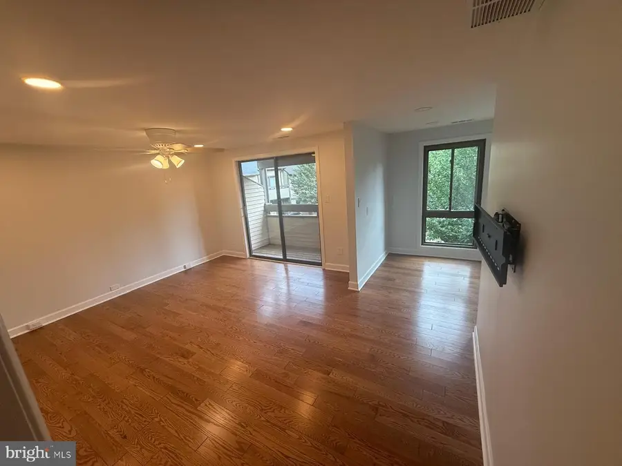 18118 Kilrush Ct, Montgomery Village, MD 20886 - #2