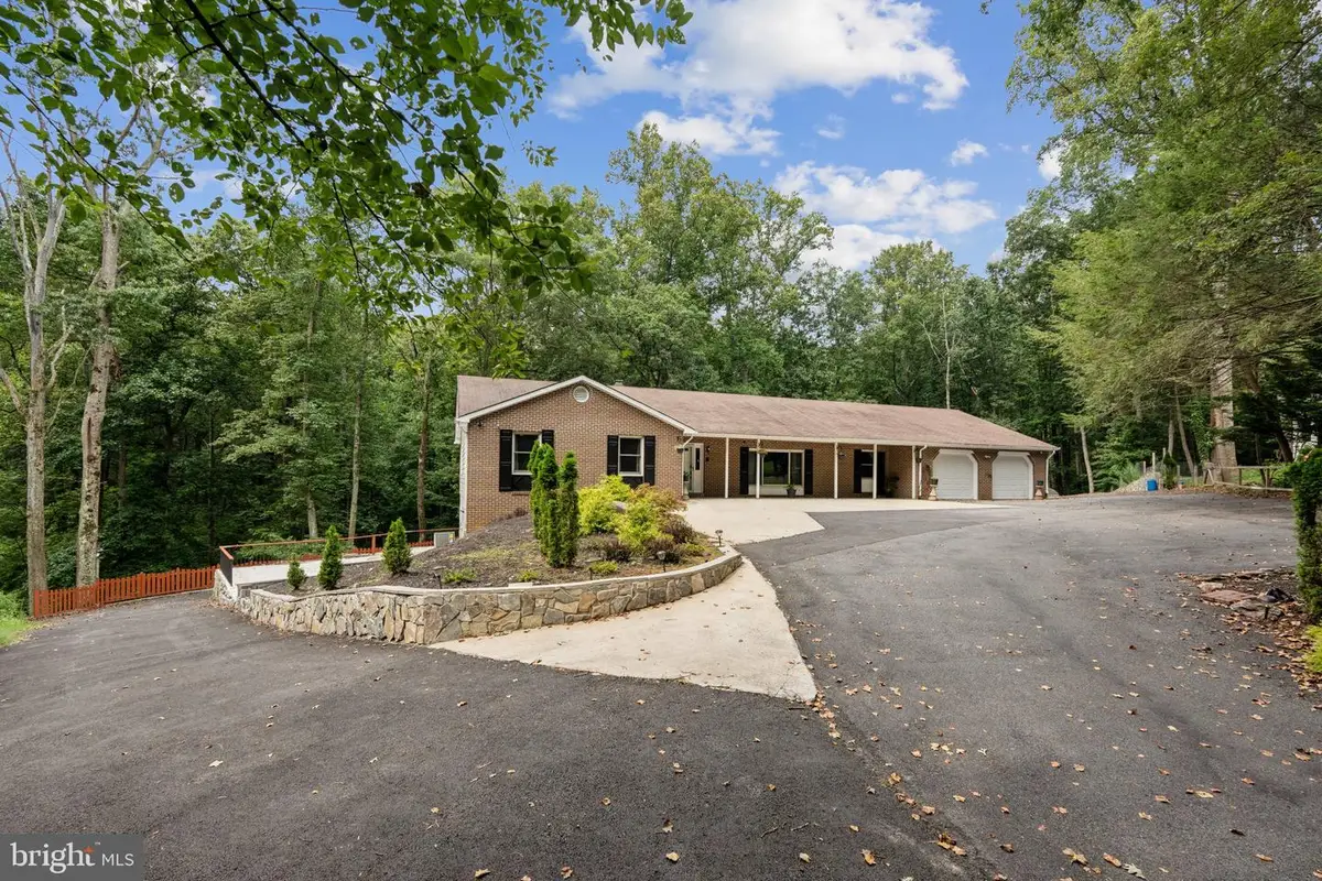 8304 Mariner Ct, Gaithersburg, MD 20882 - #1