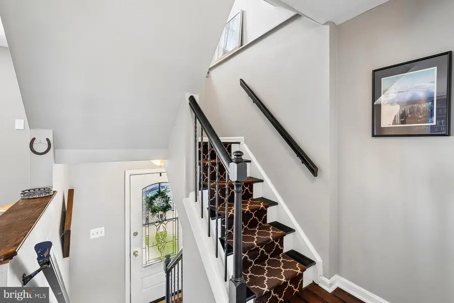 17532 Kohlhoss Rd, Poolesville, MD 20837 - #2