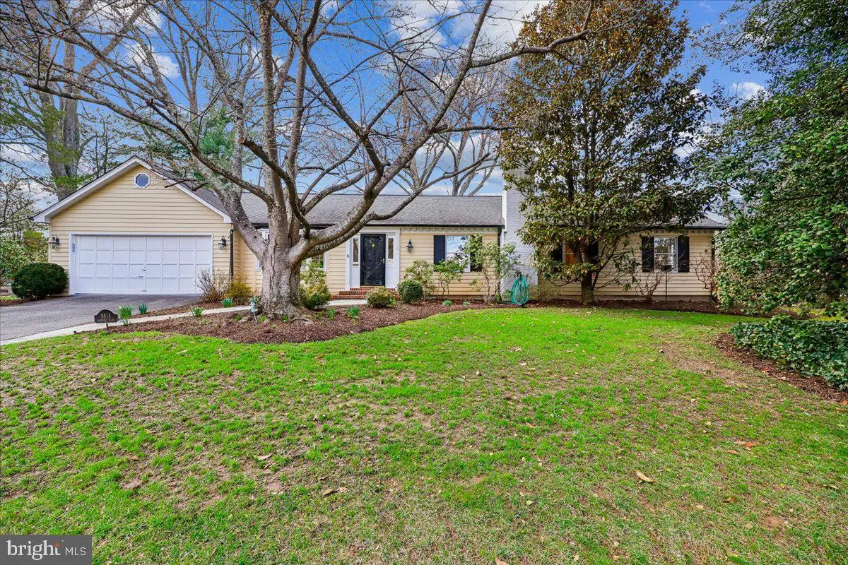 9814 Gartrell Pl, Kensington, MD 20895 - #1