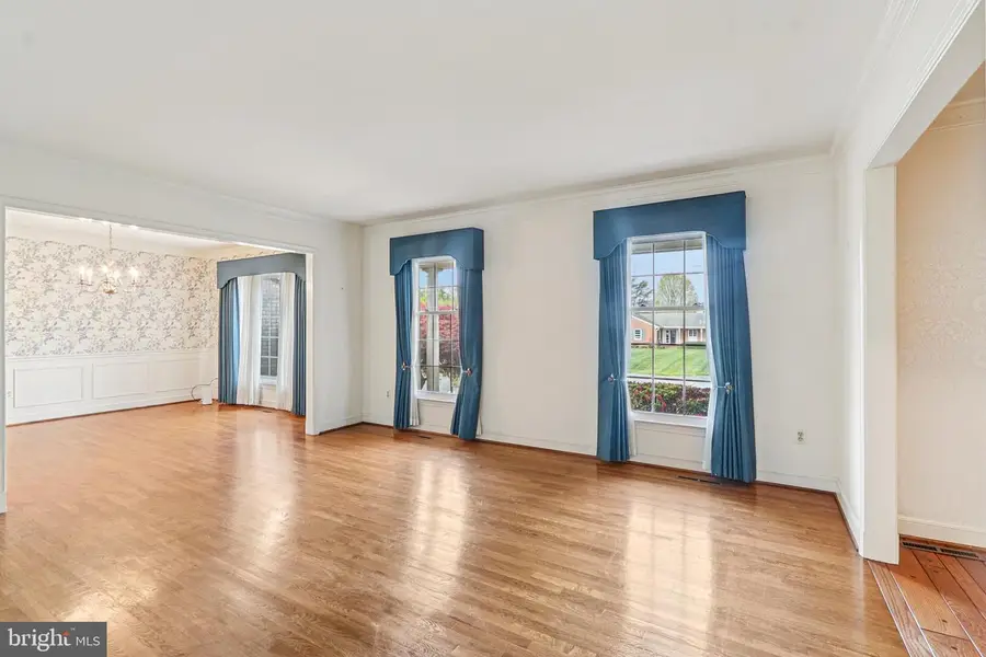 16505 Henry Dr, Gaithersburg, MD 20877 - #2