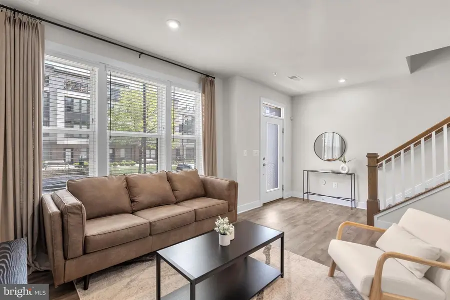 16160 Columbus Ave, Rockville, MD 20855 - #2