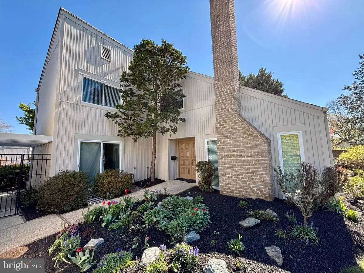 19101 Brooke Grove Ct, Montgomery Village, MD 20886 - #1