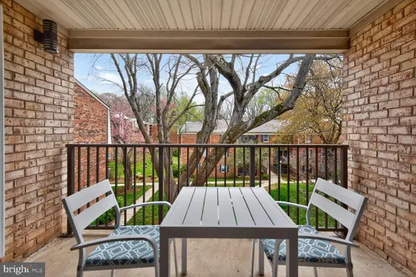 862 College Pkwy #202, ROCKVILLE, MD 20850