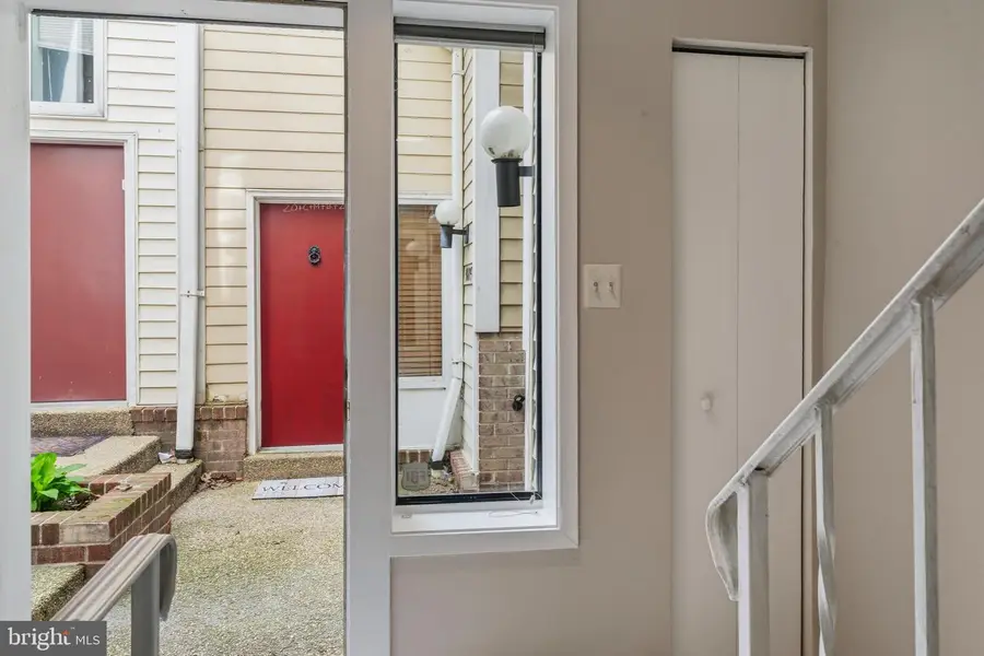 9815 Lake Shore Dr, Gaithersburg, MD 20886 - #3