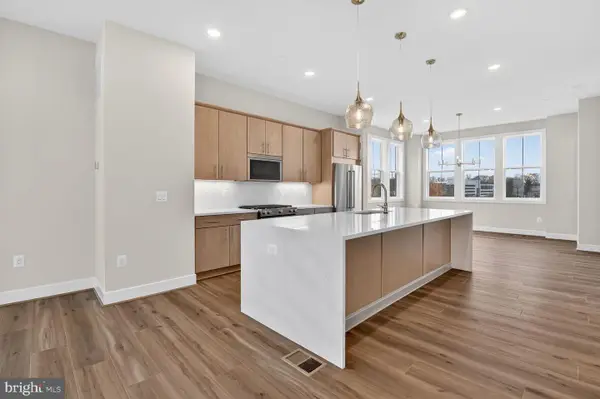 6229 Crosswind Dr, NORTH BETHESDA, MD 20852