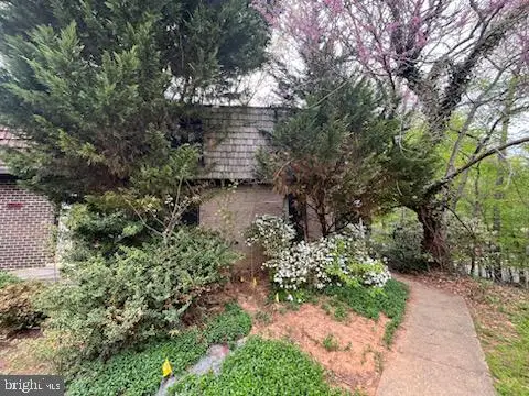 8168 Inverness Ridge Rd, Potomac, MD 20854 - #2