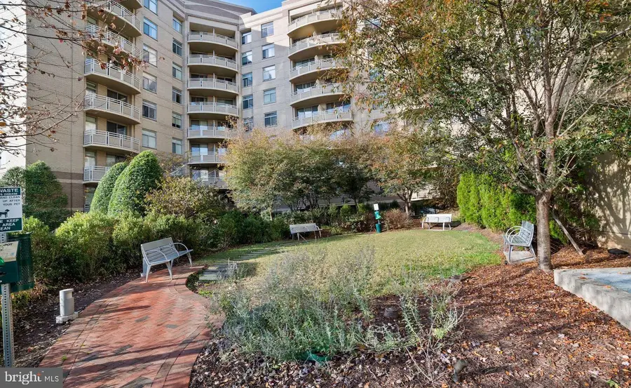 7111 Woodmont Ave #514, Bethesda, MD 20815 - #2