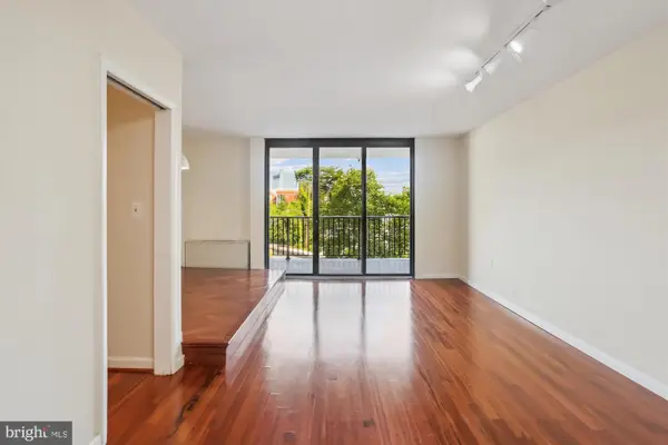 4242 East West Hwy #414, CHEVY CHASE, MD 20815