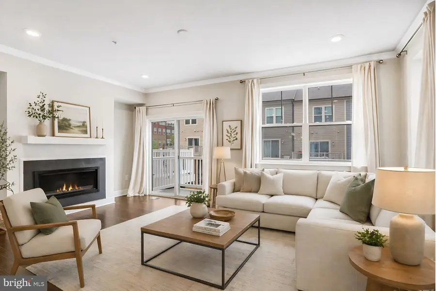 108 Salinger Dr, Gaithersburg, MD 20878 - #2