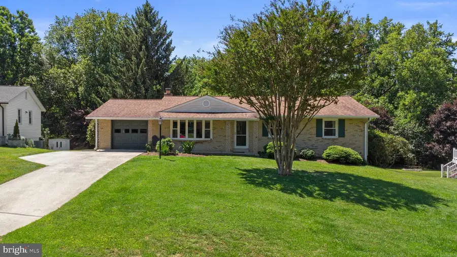 9008 Edgewood Dr, Gaithersburg, MD 20877 - #2