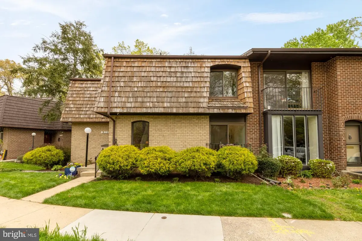 8107 Inverness Ridge Rd, Rockville, MD 20854 - #1