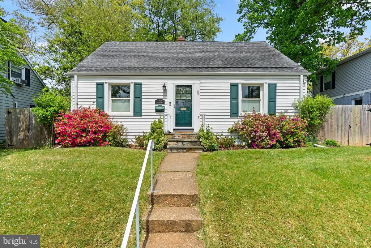 10604 S Dunmoor Dr, Silver Spring, MD 20901 - #1