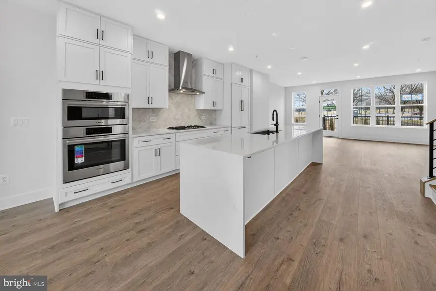 2521 Farmstead Dr #611 Lillian, Rockville, MD 20850 - #3