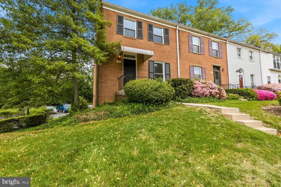 1923 Lyttonsville Rd #1923, Silver Spring, MD 20910 - #2