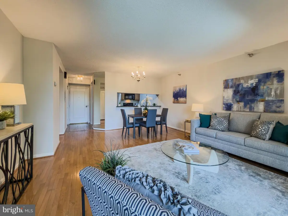 5800 Nicholson Ln #1-205, Rockville, MD 20852 - #1