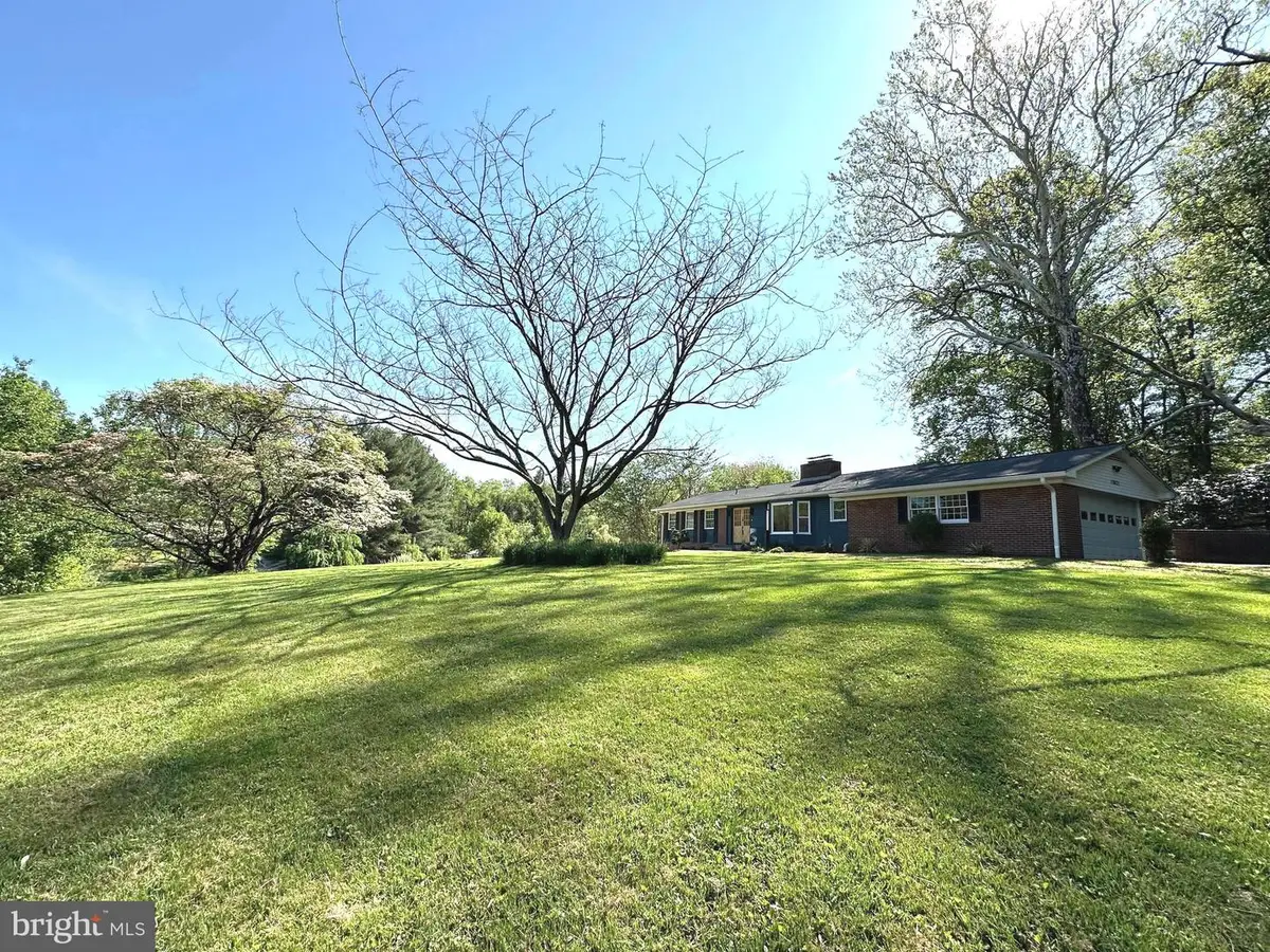 17821 Pond Rd, Ashton, MD 20861 - #1