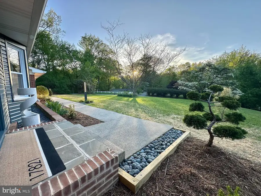 17821 Pond Rd, Ashton, MD 20861 - #3